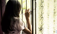 Mulher acorda e flagra marido estuprando filha de 10 anos no colch&atilde;o em MS
