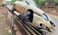 Picape rampa guard-rail da BR-163 e motorista fica ferido, em Rio Verde

