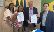 Vereadora L&uacute;cia da AAVC garante recurso para a constru&ccedil;&atilde;o da t&atilde;o sonhada capela municipal de Coxim