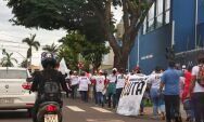 Manifestantes percorrem rui Barbosa e fecham duas rodovias de MS