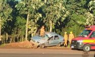 Homem morre em acidente de tr&acirc;nsito em Ponta Por&atilde; ap&oacute;s ser arremessado de carro
