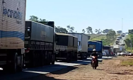 Professor morre em colis&atilde;o entre moto e caminh&atilde;o na BR-158
