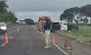 Motorista morre e 2 ficam feridos ap&oacute;s picape invadir pista e bater em caminh&atilde;o