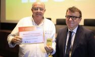 Prefeito R&eacute;us Fornari recebe t&iacute;tulo de "Prefeito Inovador 2025" por programa de regulariza&ccedil;&atilde;o