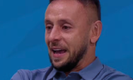 Rafinha anuncia aposentadoria e chora: "Sem arrependimento, mas com cora&ccedil;&atilde;o partido"