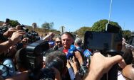 Bolsonaro nega ter descumprido proibi&ccedil;&atilde;o de uso de redes sociais
