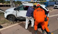  Colis&atilde;o entre carreta e carro deixa mulher ferida na BR-163 em Coxim
