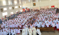 Coxim se torna palco de f&eacute; e uni&atilde;o ao receber mais de 600 coroinhas e ac&oacute;litos em encontro diocesano