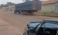 Motorista fica ferido ap&oacute;s colidir carro na traseira de caminh&atilde;o em Coxim
