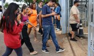 Milh&otilde;es de estudantes em todo o Brasil encaram o primeiro dia do Enem neste domingo 