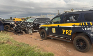 Persegui&ccedil;&atilde;o policial termina em acidente entre caminhonetes na MS-386, em Ponta Por&atilde;
