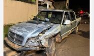 Motorista foge ap&oacute;s colis&atilde;o violenta e deixa duas pessoas gravemente feridas em Coxim               