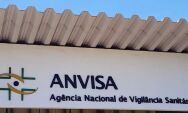 Anvisa pro&iacute;be cosm&eacute;ticos de duas empresas por falta de registro e irregularidades
