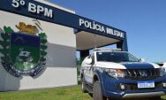 Mulher &eacute; detida em Coxim ap&oacute;s ferir cliente com garrafa em estabelecimento comercial
