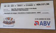 A.A.V.C recebe cheque simb&oacute;lico do programa Troco Solid&aacute;rio 