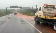 Chuvas causam pontos de alagamento na BR-163 e &aacute;gua invade pista em S&atilde;o Gabriel do Oeste