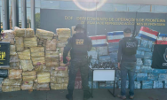 A&ccedil;&atilde;o conjunta prende sete, apreende 4 toneladas de maconha e sete pistolas

