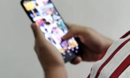 Mulher leva celular para conserto e descobre que t&eacute;cnico compartilhou v&iacute;deo &iacute;ntimo