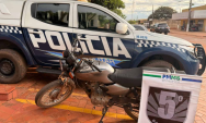 Adolescente &eacute; flagrado com moto furtada ap&oacute;s den&uacute;ncias de dire&ccedil;&atilde;o perigosa em Rio Verde
