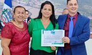 Jornalista do Di&aacute;rio do Estado &eacute; homenageada pela C&acirc;mara de Coxim