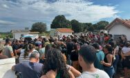 Fernando, menino doce e gentil, querido por professores e amigos, &eacute; enterrado em Coxim