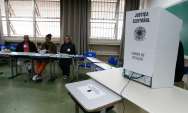 Prazo para tirar, transferir ou regularizar o t&iacute;tulo de eleitor termina nesta quarta-feira
