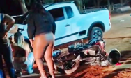 Colis&atilde;o entre moto e Saveiro deixa dois jovens feridos em estrada de acesso ao CTG em Coxim
