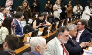 CCJ aprova PEC que reduz maioridade penal para 16 anos e reacende debate no Brasil