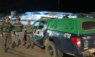 Policiais militares ambientais enfrentam enxame de abelhas para resgatar caminhoneiro na BR-163