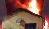 Inc&ecirc;ndio de grandes propor&ccedil;&otilde;es atinge resid&ecirc;ncia no bairro Senhor Divino em Coxim