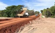 Vereador Eleito Yhgor Chagas e Secretário Ernani Fonseca acompanha recuperação da estrada da Fazenda