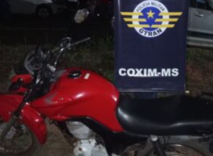 Pol&iacute;cia Militar em Coxim prende autor por recepta&ccedil;&atilde;o e recupera motocicleta furtada
