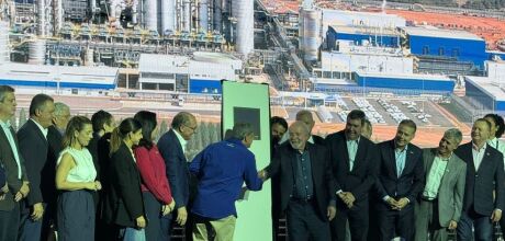 Lula participa de inaugura&ccedil;&atilde;o de f&aacute;brica de celulose da Suzano em Ribas do Rio Pardo