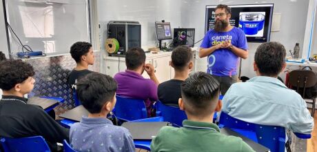 Carreta Digital vira sala de aula em MS para ensinar juventude  ind&iacute;gena
