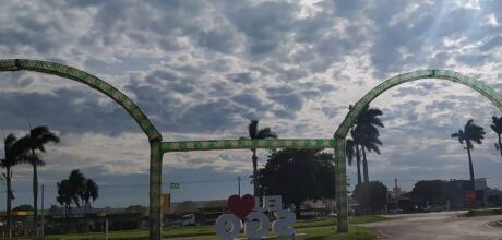Quinta-feira come&ccedil;a quente, mas frente fria pode trazer chuvas e tempestades para MS
