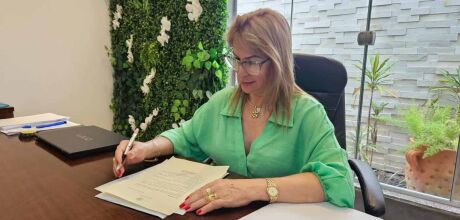 Prefeita de Sonora assina ordem de servi&ccedil;o para constru&ccedil;&atilde;o da rede el&eacute;trica do Polo Industrial