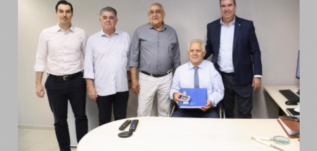 TCE-MS recebe balan&ccedil;o de gest&atilde;o do Governo de MS