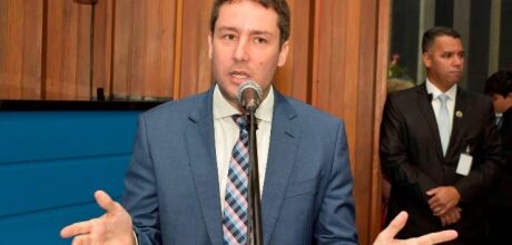 Deputado quer criar normas para vestimentas dos profissionais da Educa&ccedil;&atilde;o