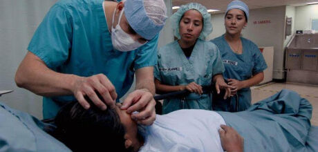 Hospital Regional de Coxim realiza mais de 250 cirurgias de catarata em abril e beneficia moradores 