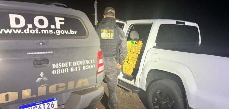 Menor &eacute; apreendido com mais de 800 kg de maconha em caminhonete
