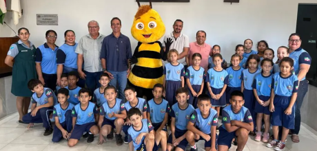 Vereador Robinho e demais vereadores recebem alunos da Escola C&iacute;vico-Militar Aurelino Ata&iacute;de 