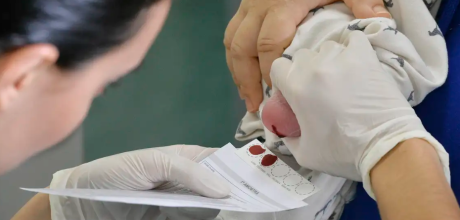 Governo amplia recursos do teste do pezinho e criar&aacute; laborat&oacute;rios regionais no pa&iacute;s

