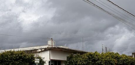 A semana come&ccedil;ou com o tempo completamente fechado e clima de inverno em Coxim