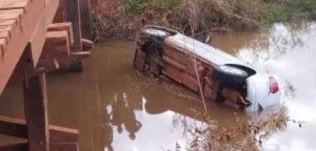 M&atilde;e e filha morrem em acidente ap&oacute;s carro cair em rio de MS