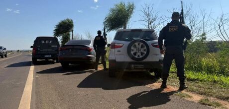 DOF apreende tr&ecirc;s ve&iacute;culos com registro de furto e prende dois suspeitos em opera&ccedil;&otilde;es no MS