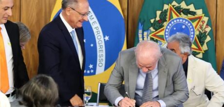 Governo publica "Lei da Reciprocidade" para reagir a medidas unilaterais contra o Brasil