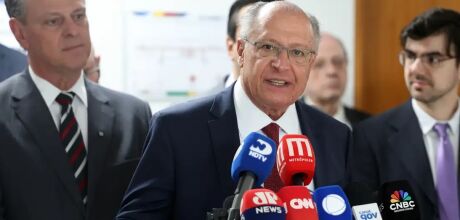 Alckmin diz que governo tentar&aacute; acordo antes do prazo para tarifa&ccedil;o
