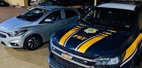 Homem &eacute; preso ao ser flagrado com carro clonado e furtado na BR-267
