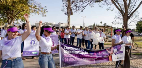 Popula&ccedil;&atilde;o se mobiliza em S&atilde;o Gabriel do Oeste pelo fim da viol&ecirc;ncia contra a mulher
