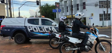 Motociclista &eacute; conduzido &agrave; delegacia ap&oacute;s ser flagrado empinando moto em Rio Verde de Mato Grosso
